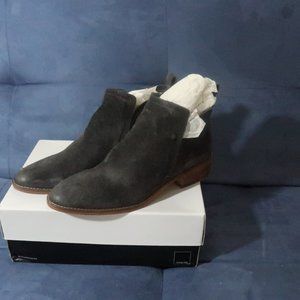 Dolce Vita Tessey Anthracide Suede booties 9.5 new